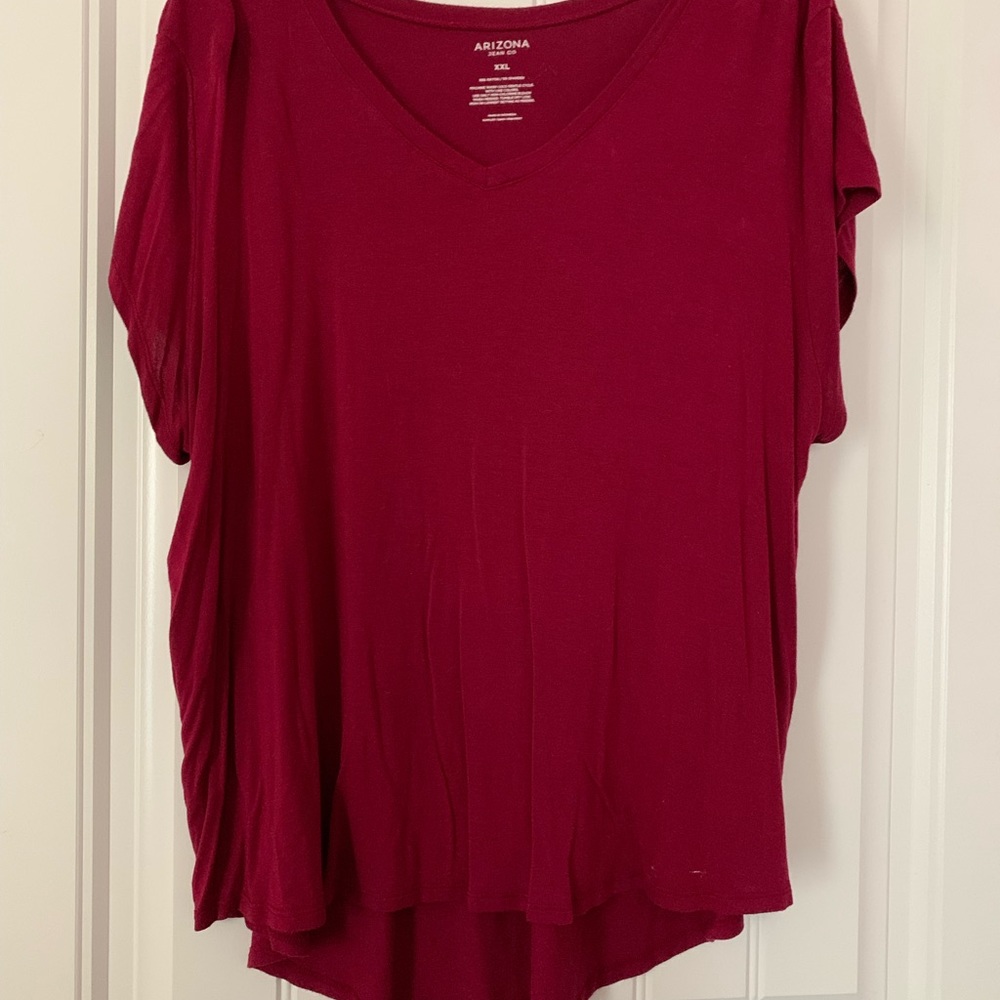 Burgundy/ Red short sleeve t-shirt